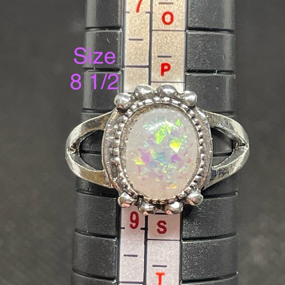 Lot of 8 NWOT Boho Style Rings - sizes vary - Picture 3 of 11